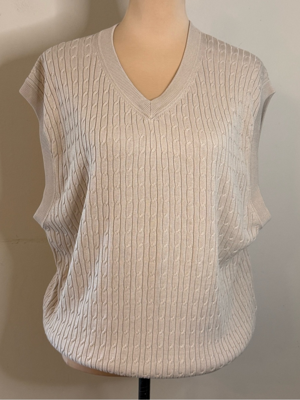 Icon Collection silk blend cable knit beige sleeveless sweater quiet luxury SZ M